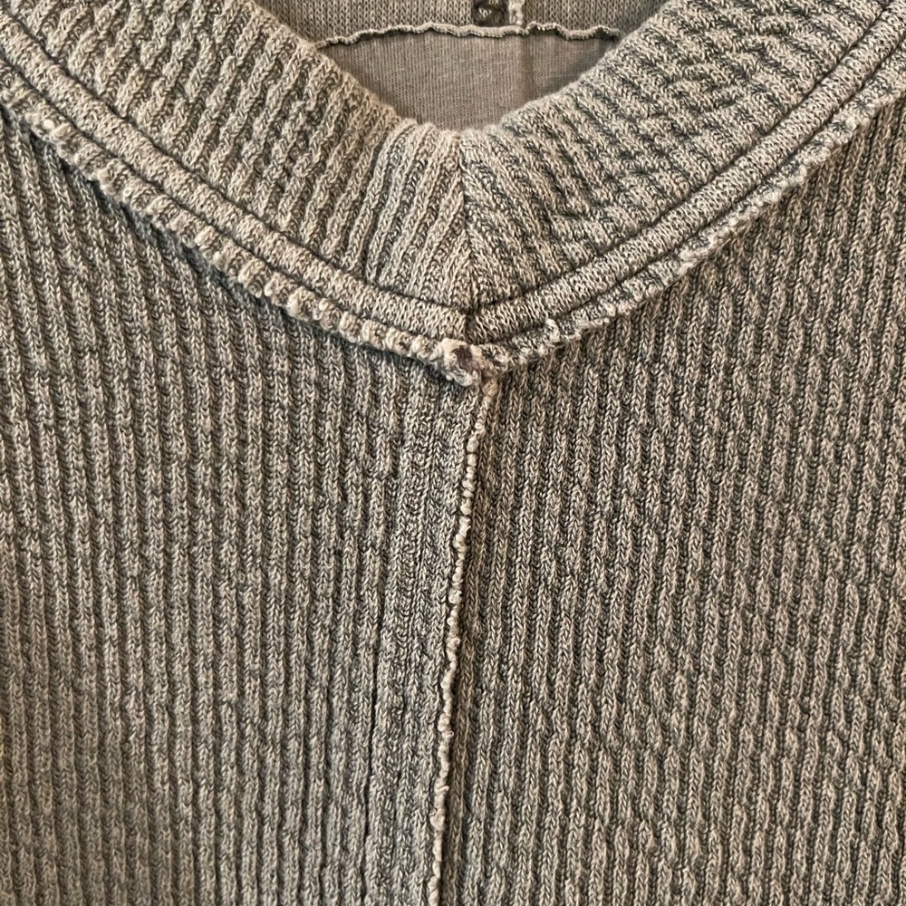 Aerie Sweater/ Sweatshirt Ribbed Raw Hem Side Slit Smoke Grey XS Oversized - Picture 4 of 9